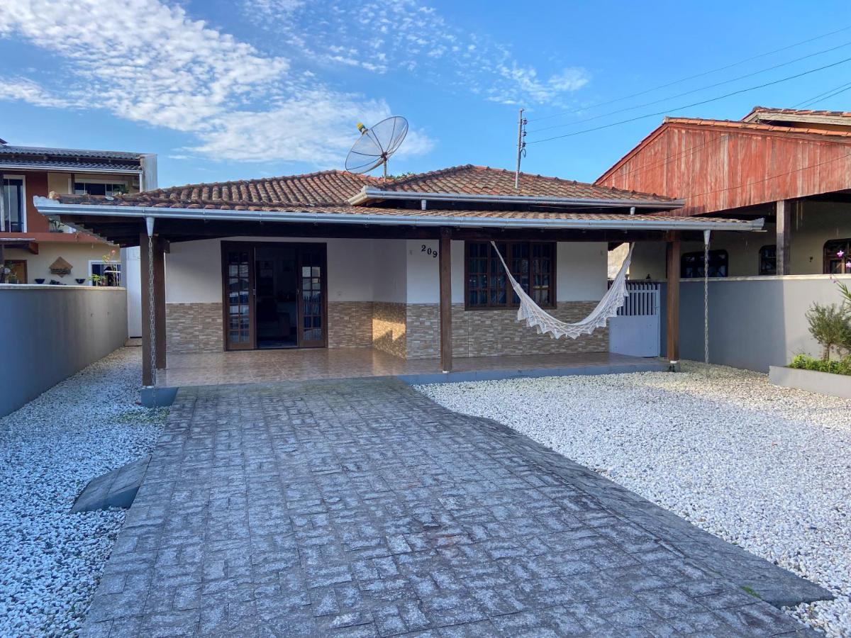 Sua Casa De Ferias 5 Minutos A Pe Do Beto Carrero! Villa Penha  Exterior photo